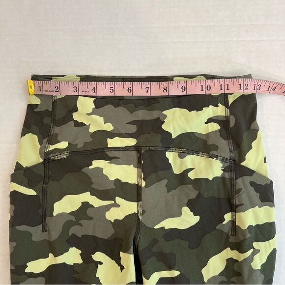 Lululemon Swift Speed High-Rise Tight 28" in green multi | Size 6 - Picture 12 of 14